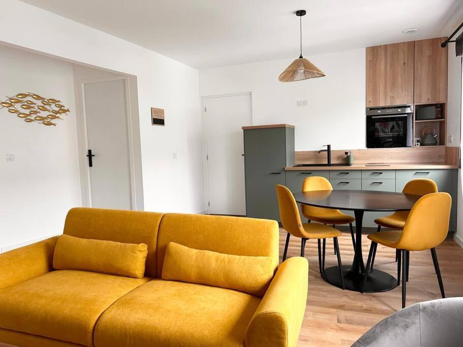 Home 724 Saint-Leger-du-Bourg-Denis 외부 사진
